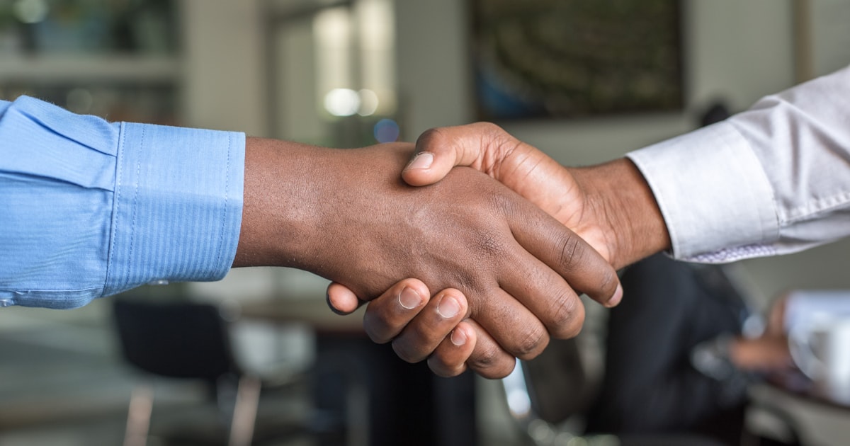 How to Write Copy That Gets Buyers to Hit "Make Offer"